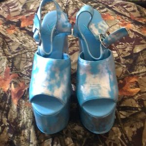 YRU Platform sandals